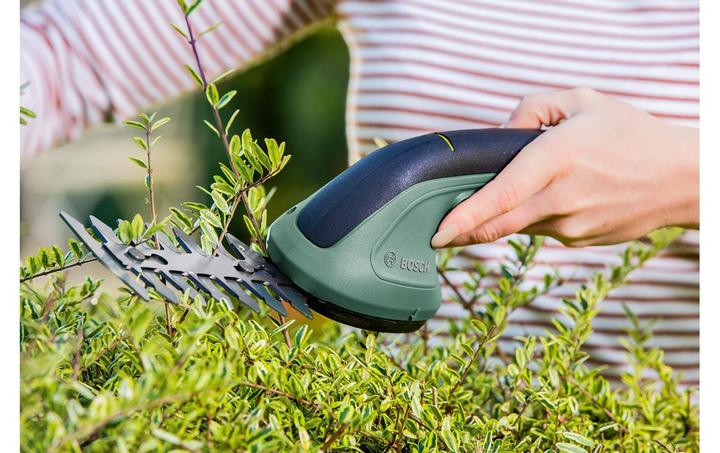 Produktbild Bosch Home & Garden EasyShear (Akkuheckenschere)