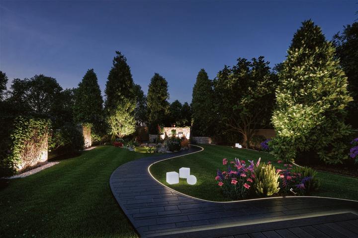 Actual product image Paulmann Plug & Shine Smooth (RGBW, 200 cm, Outdoor)