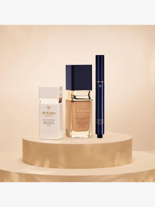 Actual product image Clé De Peau Cle De Peau Radiant Corrector For Eyes (Ocher)