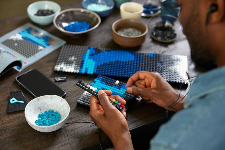 Actual product image LEGO Jim Lee Batman Collection (31205, LEGO Art)