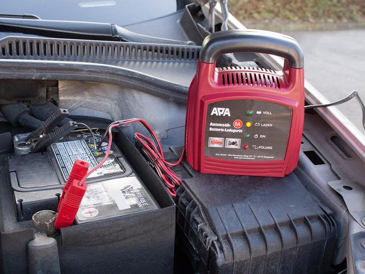 Produktbild APA Automatik-Batterieladegerät (12V, 6 A)