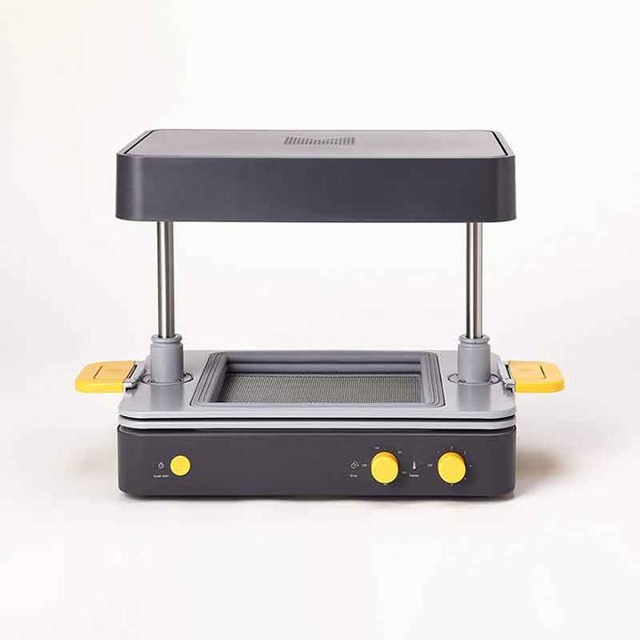 Actual product image Mayku FormBox