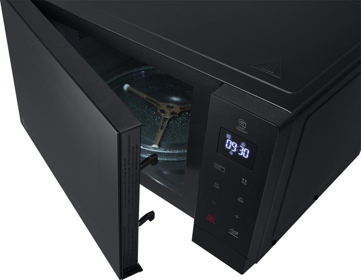 Actual product image LG MH7032JAS (30 l)