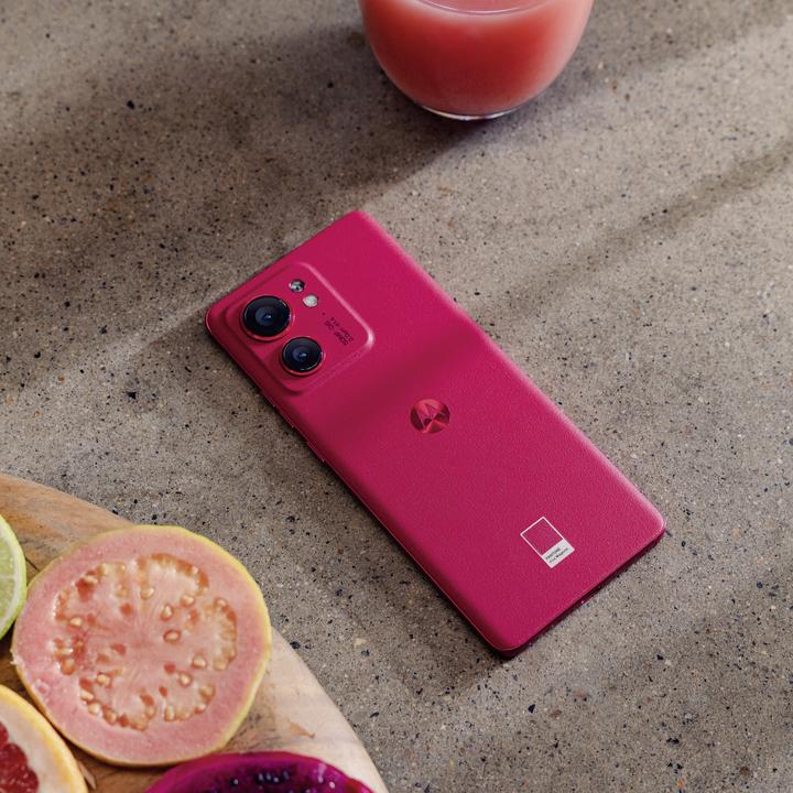 Actual product image Motorola Edge 40 (256 GB, Viva Magenta, 6.55", Dual SIM, 50 Mpx, 5G)