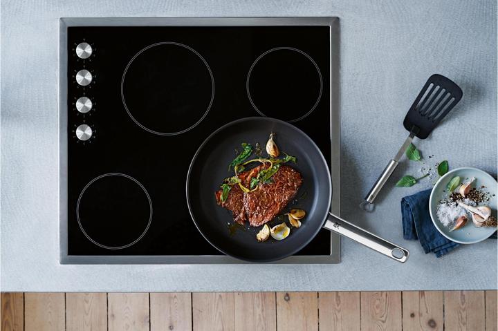 Produktbild WMF Pfanne Bratpfanne 28cm Steak Profi Mehrschichtmaterial beschichtet Induktion (28 cm, Bratpfanne, Edelstahl)