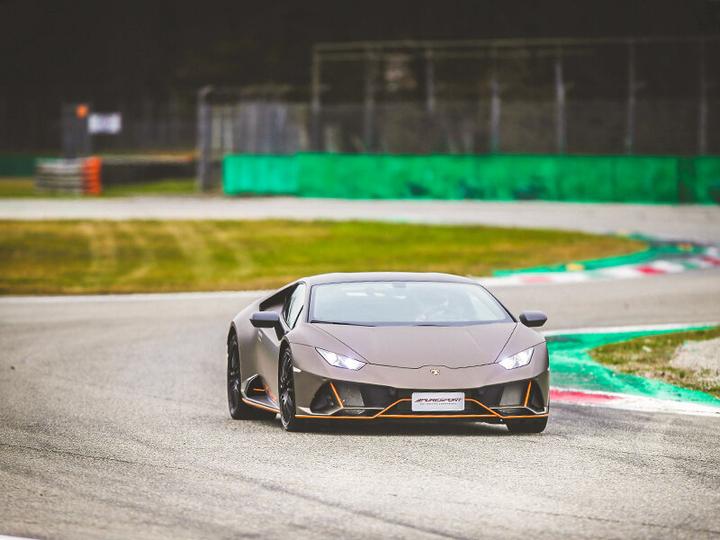Image du produit Smartbox Pilotage 1 tour au volant d'une Lamborghini Huracan EVO sur le circuit d'Hockenheim (1 pers.)