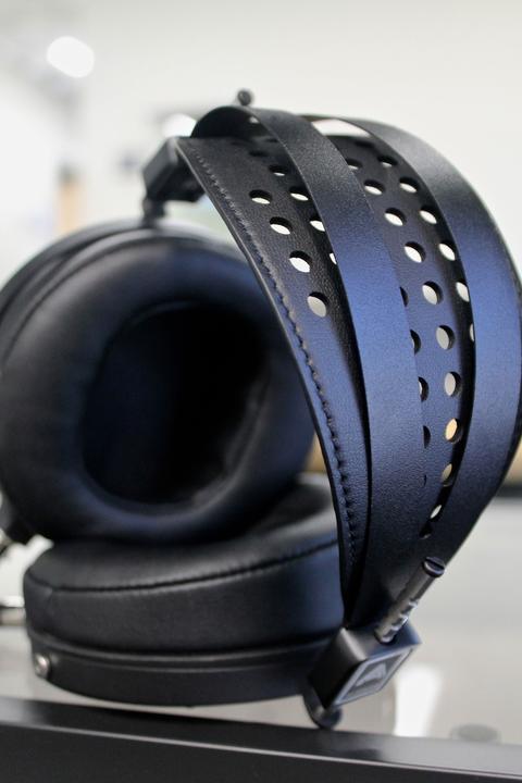 Actual product image Audeze LCD-2 Classic (Cable)