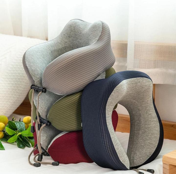 Actual product image Hermex Nackenkissen Reisekissen Flugzeug Nackenhörnchen Memory Foam (Head & neck pillow)