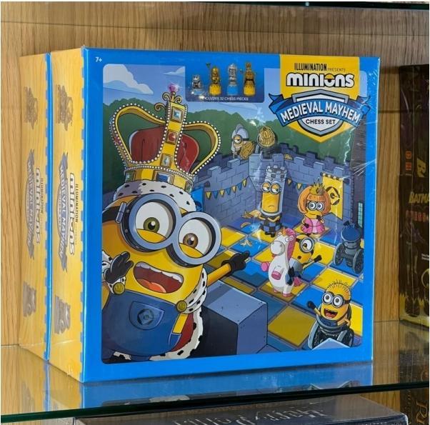 Actual product image Noble Collection Minions: Medieval Mayhem