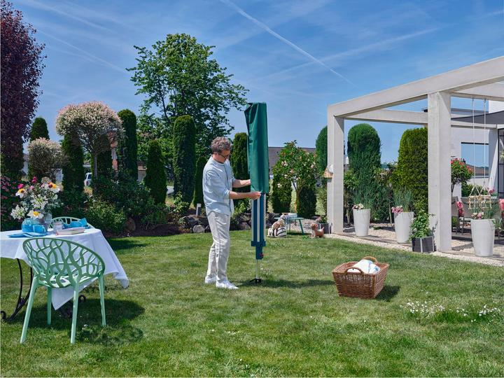 Actual product image Leifheit Linomatic 500 Deluxe Cover laundry umbrella (50 m)