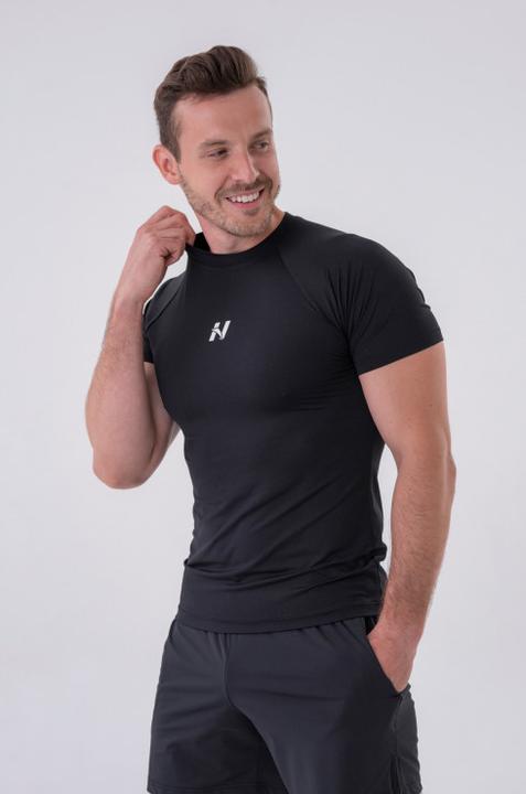 Nebbia Functional Slim Fit T-shirt 324 black (M)