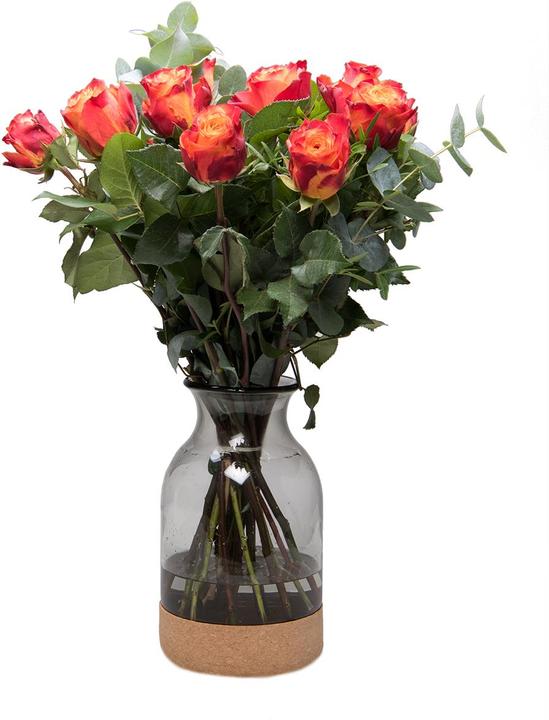 Bouquet di rose bicolore con Eucalipto