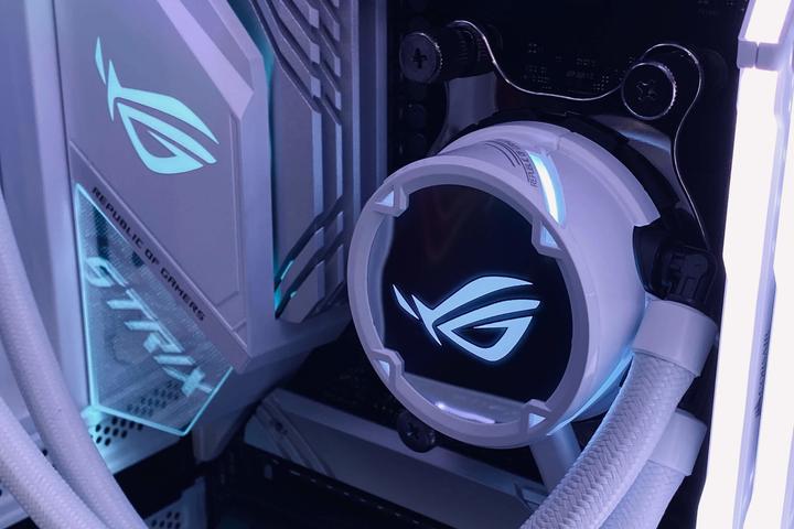 Produktbild ASUS ROG Strix LC 360 RGB White Edition