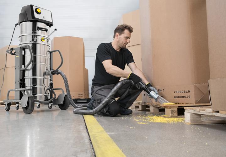 Produktbild Kärcher Industriestaubsauger IVM 60/30 Drehstrom Staubklasse M (Nass-Trockensauger)