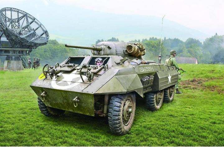 Italeri M 8 Greyhound
