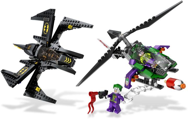 Image du produit LEGO DC Super Heroes Super Heroes Batwing Bataille au-dessus de Gotham City