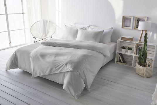 Actual product image Living Home Uni Satin II (30 x 40 cm)