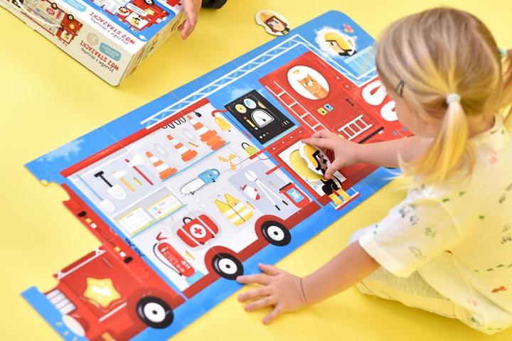 Actual product image Czuczu Puzzle with a hole Fire engine 23 elements (23 pieces)