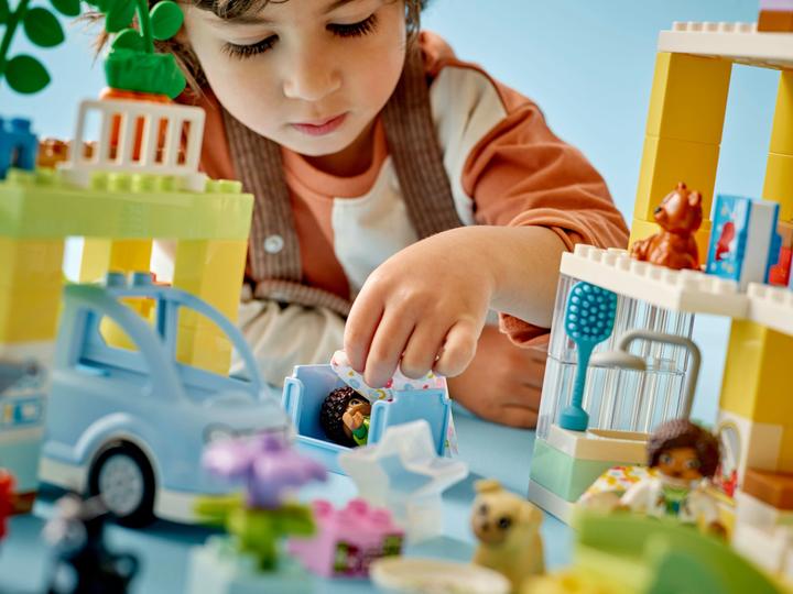Actual product image LEGO 3-in-1 family house (10994)