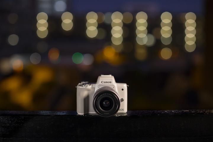 Produktbild Canon EOS M50 Kit (15 - 45 mm, 24.10 Mpx, APS-C / DX)