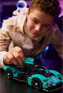 Actual product image LEGO Aston Martin Valkyrie (42208, LEGO Technic)