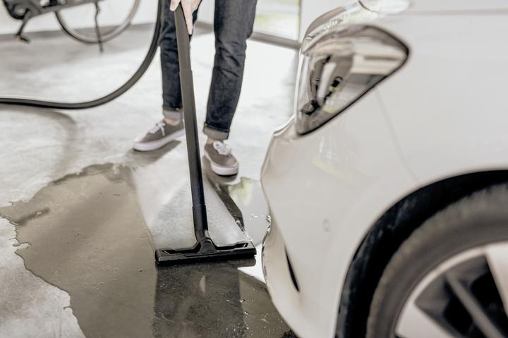 Actual product image Kärcher WD 4 P V-20/5/22 (Wet dry vacuum cleaner)