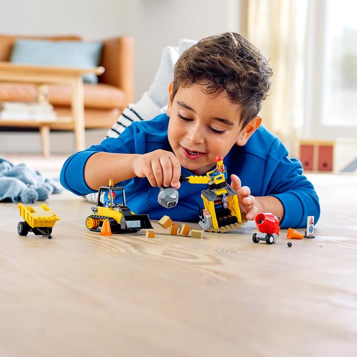 Actual product image LEGO Excavator on the construction site (60252, LEGO City)
