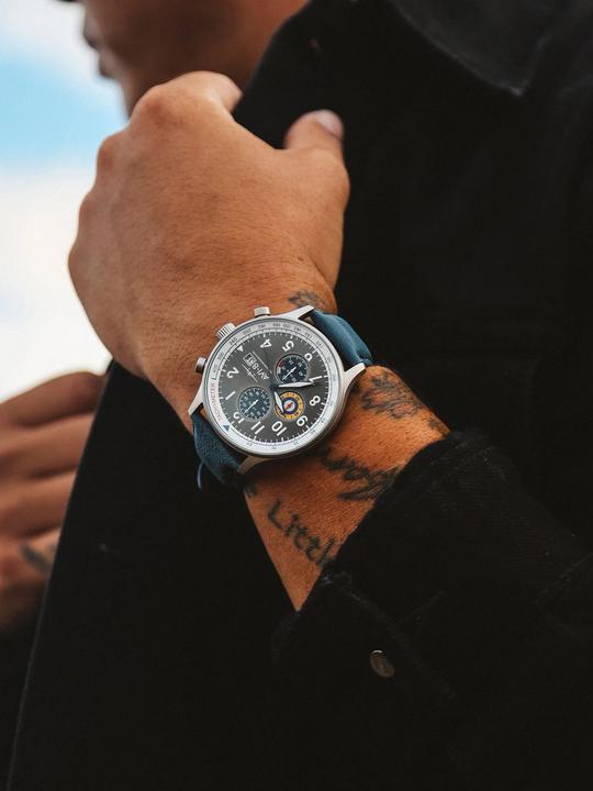 Actual product image AVI-8 AV-4011-0F Hawker Hurricane Classic (Chronograph, 43 mm)