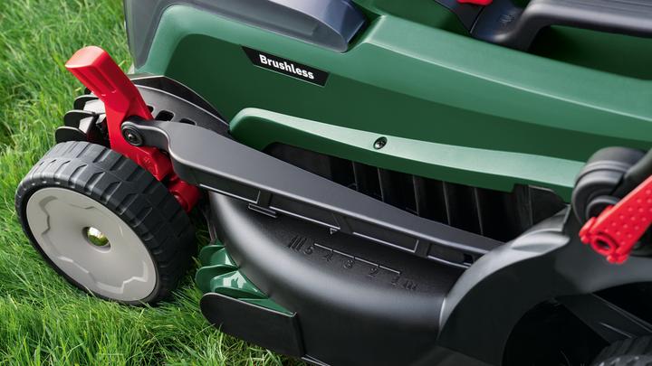 Produktbild Bosch Home & Garden UniversalRotak 2x18V-37-550 (Akkubetrieb)