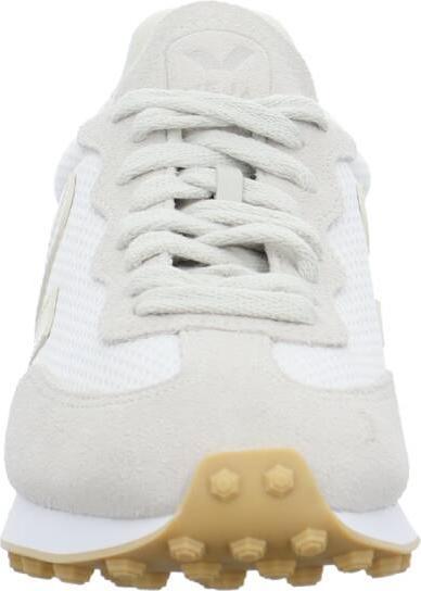 Actual product image Veja Rio Branco (40)