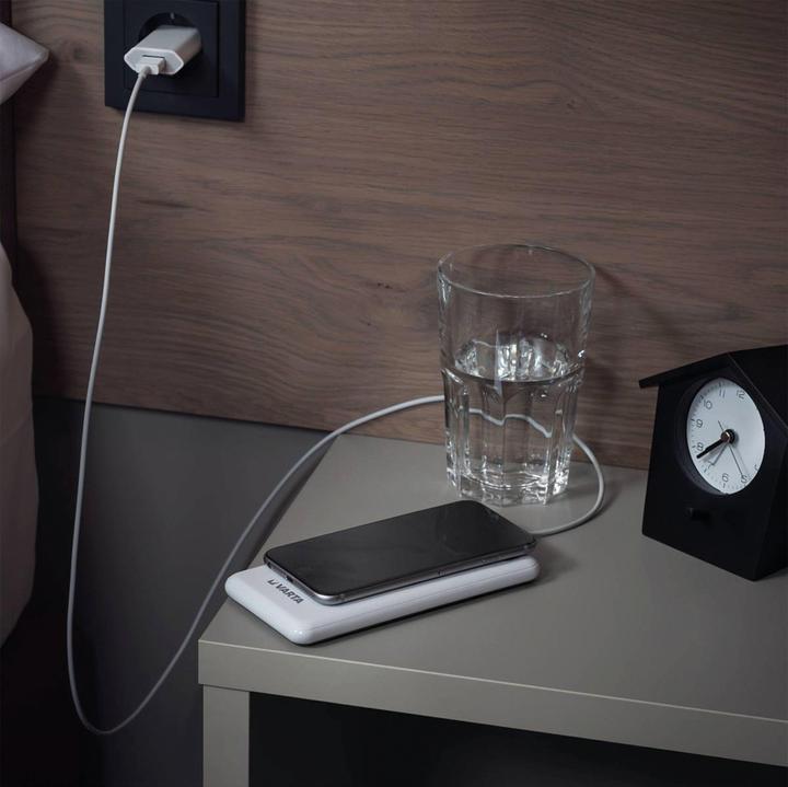Actual product image Varta Wireless Power Bank + Charging Cable (20000 mAh, 20 W, 74.74 Wh)