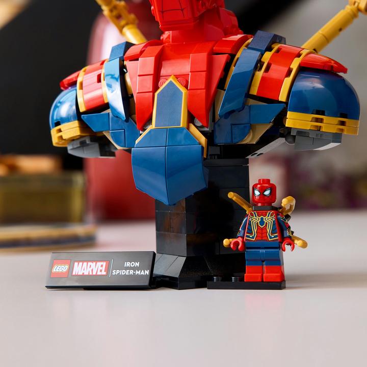 Actual product image LEGO Iron Spider-Man Büste (76326, LEGO Marvel)