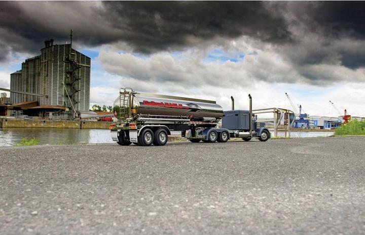 Actual product image Tamiya Grand Hauler (Kit)