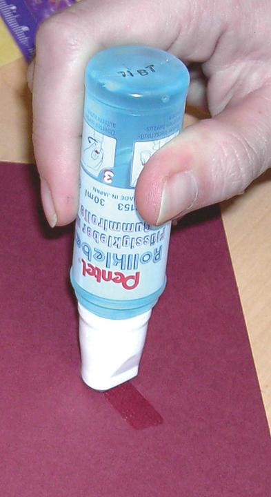 Actual product image Pentel roll'n glue (30 g, 30 ml)