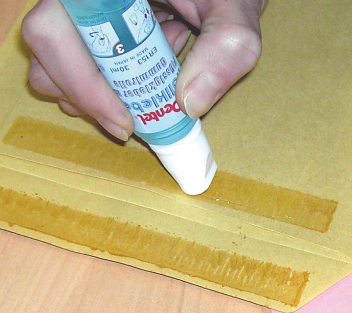 Actual product image Pentel roll'n glue (30 g, 30 ml)