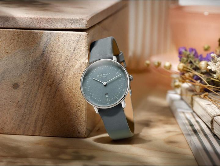 Actual product image Sternglas S01-NDF17-KL10 (Analogue wristwatch, 33 mm)