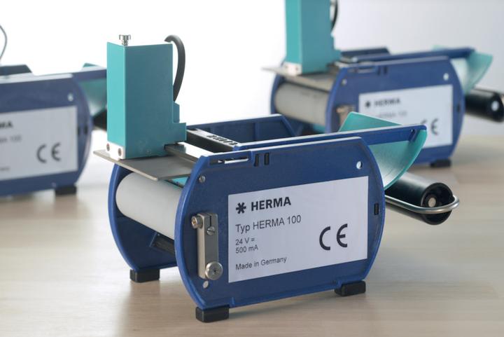 Actual product image HERMA Nameplate labels A4