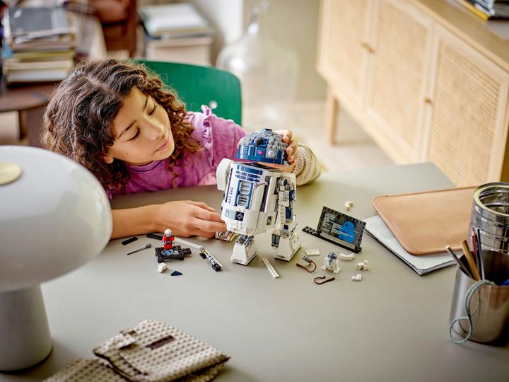 Actual product image LEGO R2-D2 (75379, LEGO Star Wars)