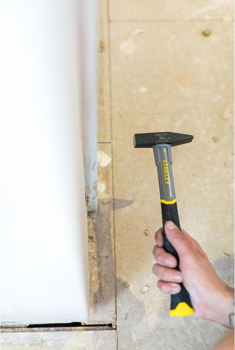 Actual product image Black & Decker fitter's hammer (200 g)