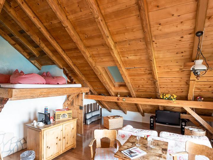 Immagine prodotto Smartbox 1 notte romantica in suite in uno chalet con souper e spa privata vicino al lago di Thoune (2 pers.)