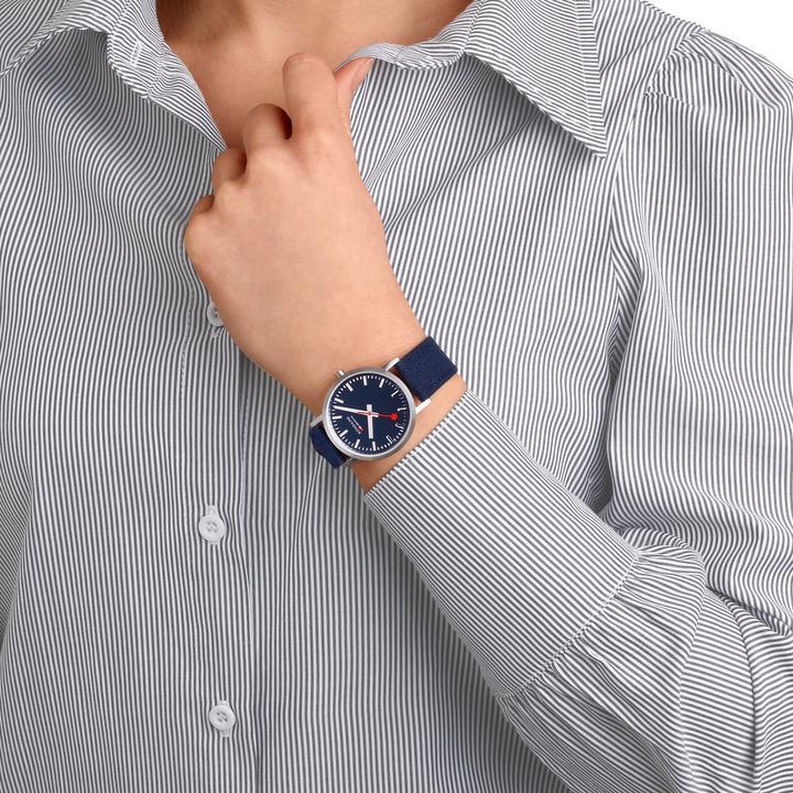 Actual product image Mondaine Classic - inspired by nature (Analogue wristwatch, 36 mm)