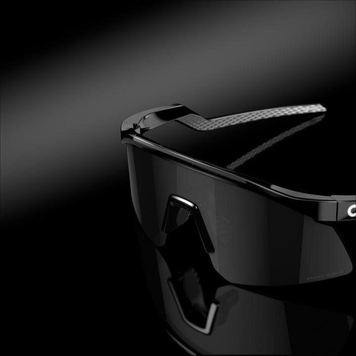 Actual product image Oakley Hydra (Black, Black)