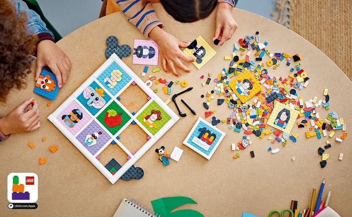Actual product image LEGO 100 years of Disney cartoon icons (43221, LEGO Disney)