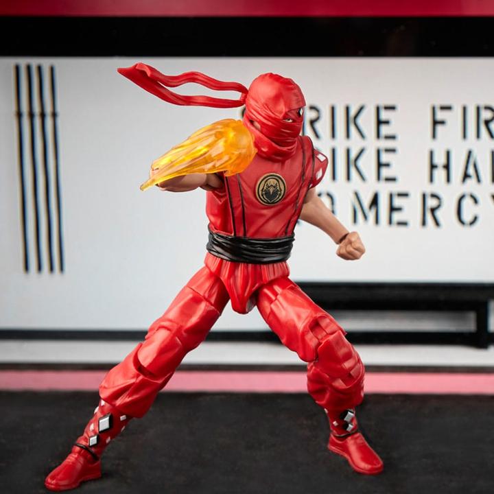 Actual product image Hasbro Power Rangers x Cobra Kai Lightning Collection figurine Morphed Miguel Diaz Red Eagle Ranger 15 cm