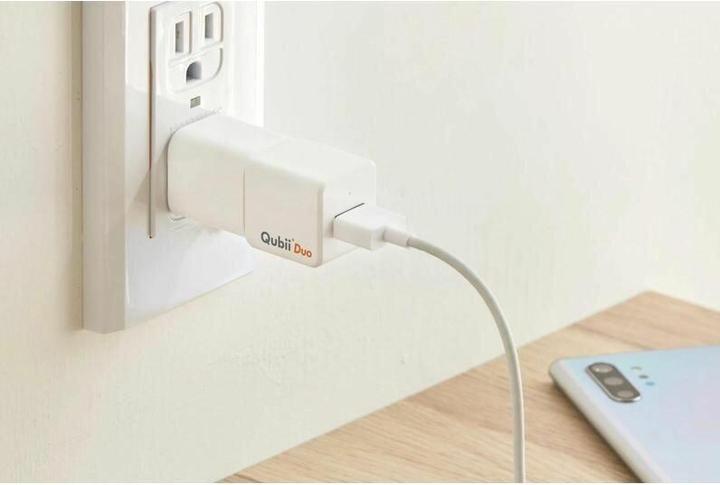 Actual product image Maktar Qubii (USB Type C, SD card)