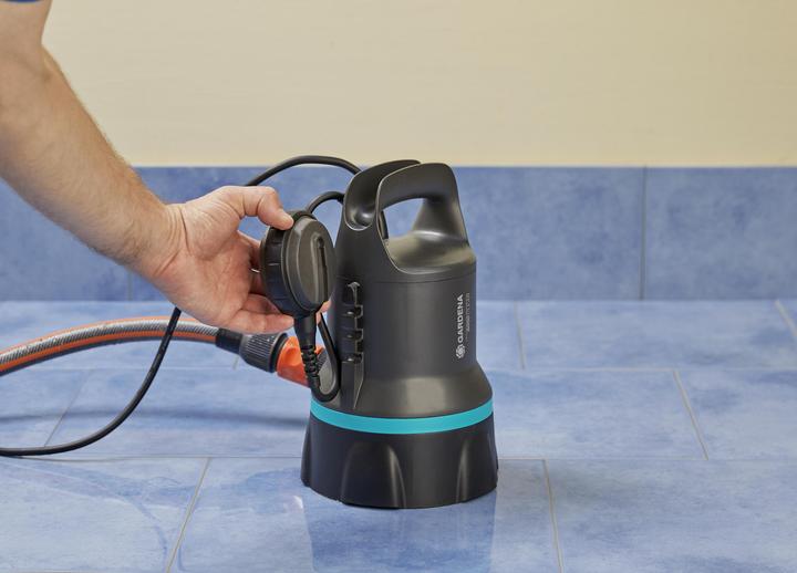 Image du produit Gardena Pompe submersible pour eau claire 9000 (Pompe à eau claire, Pompe à baril de pluie)