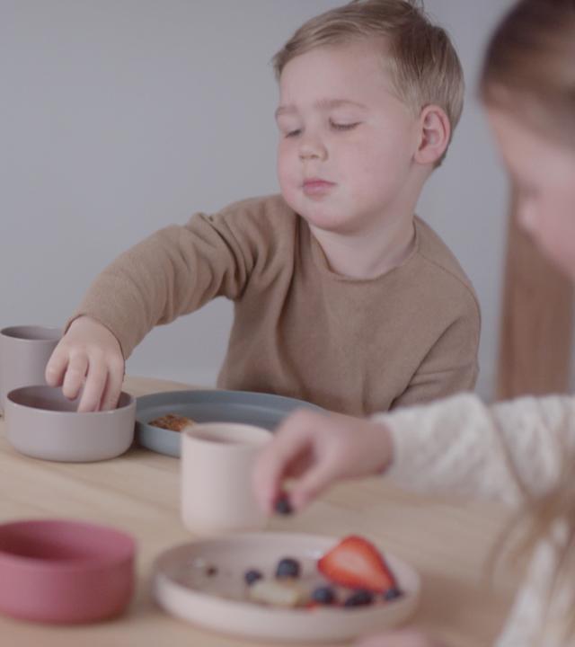 Actual product image dantoy Tiny Organic Plate grey/green 2pcs