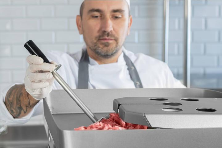 Immagine prodotto Royal Catering Tritacarne elettrico - acciaio inossidabile - 800 kg / h - con funzione “riavvolgimento”