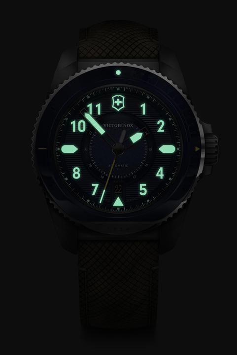 Actual product image Victorinox Journey 1884 Automatic, Diving watch, Men's watch, 43 cm, Dial Blue, Wood Strap, Brown (Diving watch, 43 mm)