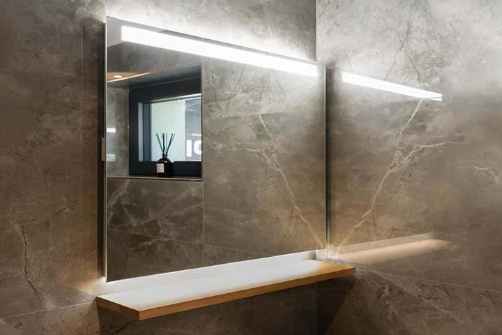 Image du produit Schneider ARANGALINE avec miroir chauffant miroir lumineux LED, avec prise de courant, 127x78x14cm